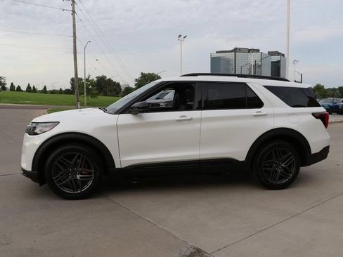 New 2026 Ford Explorer ST w/ Sun And Sound Package AWD/4WD image 4