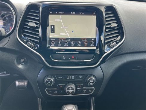 Used 2019 Jeep Cherokee Limited image 21