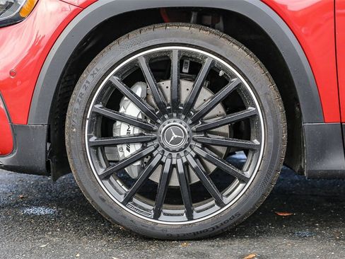 New 2025 Mercedes-Benz GLB 35 AMG 4MATIC image 12