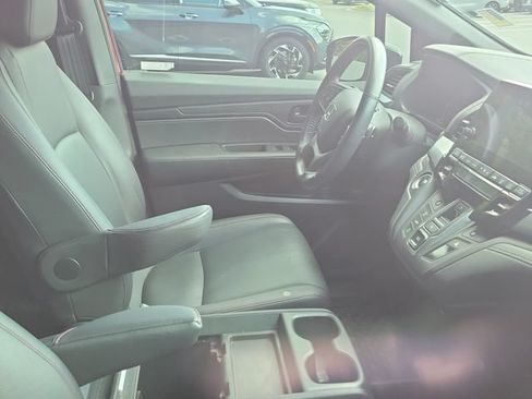 Used 2023 Honda Odyssey Sport image 10