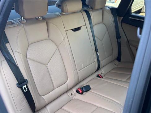 Used 2020 Porsche Macan w/ Premium Package Plus image 15