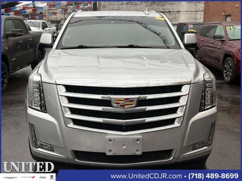 Used 2019 Cadillac Escalade ESV Luxury image 9