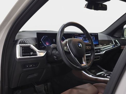 Used 2024 BMW X5 xDrive40i w/ Premium Package image 19
