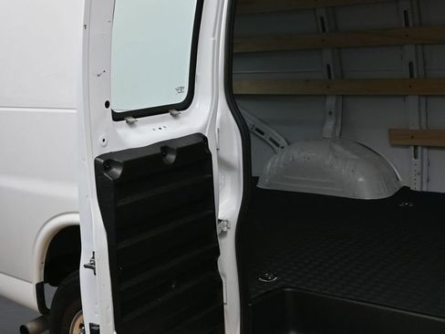Used 2024 Chevrolet Express 2500 w/ Driver Convenience Package image 29
