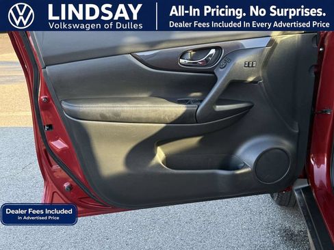 Used 2018 Nissan Rogue SV w/ Premium Package AWD/4WD image 9