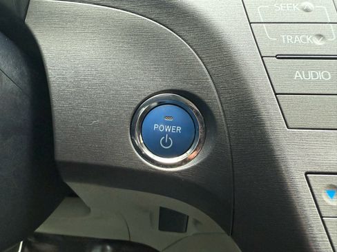 Used 2015 Toyota Prius Three image 29