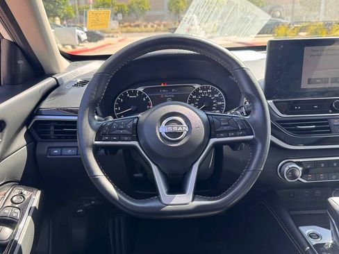 Certified 2023 Nissan Altima 2.5 SR w/ SR Premium Package AWD/4WD image 15