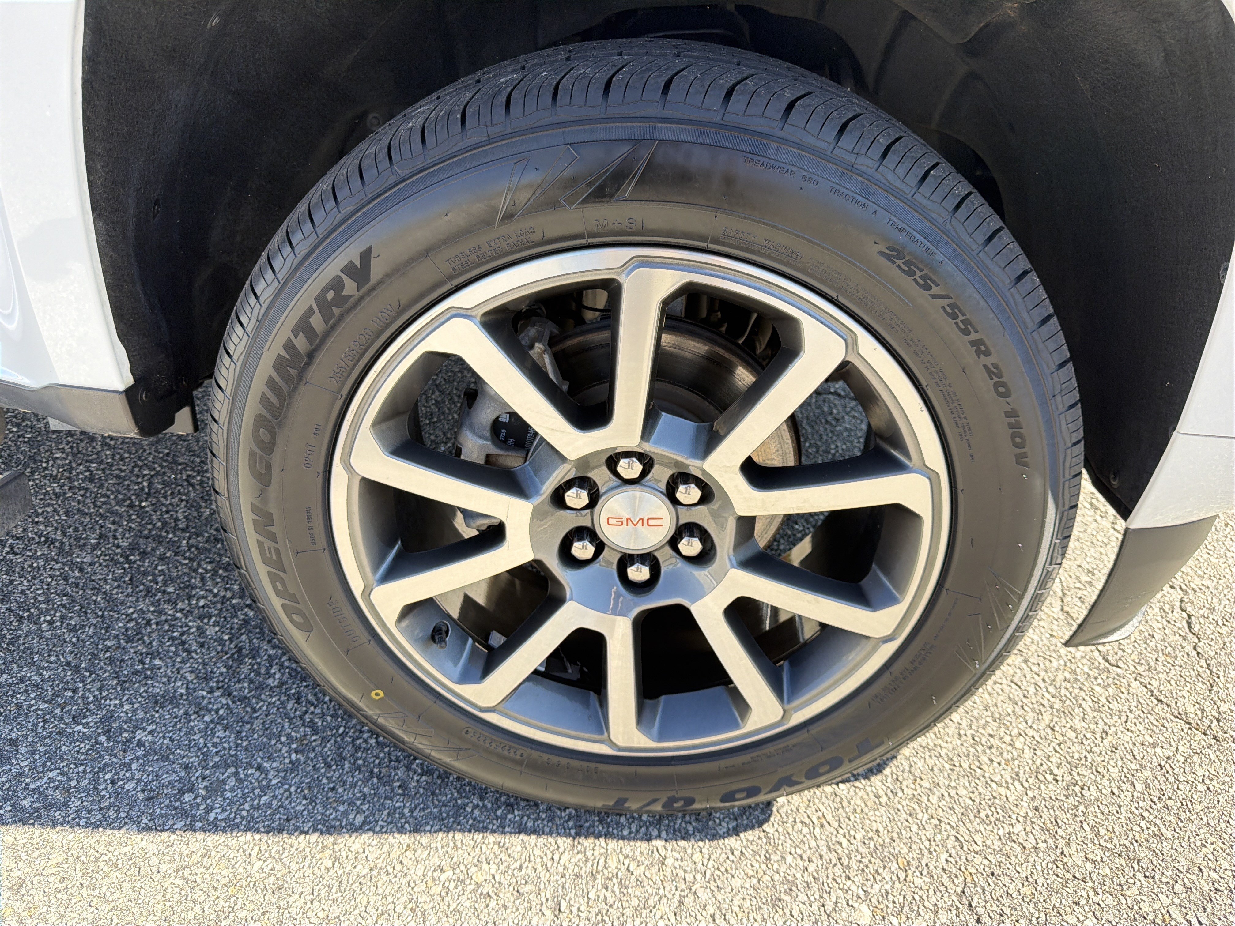 Used 2021 GMC Canyon Denali RWD image 22