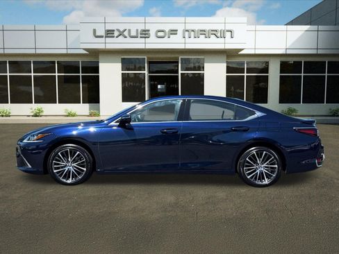 Used 2024 Lexus ES 300h w/ Premium Package FWD image 2