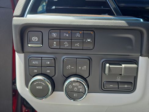 New 2026 Chevrolet Tahoe Premier w/ Sun And Tow Package AWD/4WD image 13