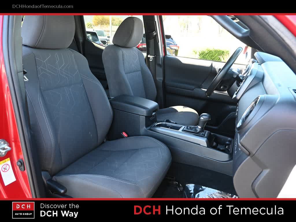 Used 2018 Toyota Tacoma TRD Off-Road w/ Technology Package AWD/4WD image 21