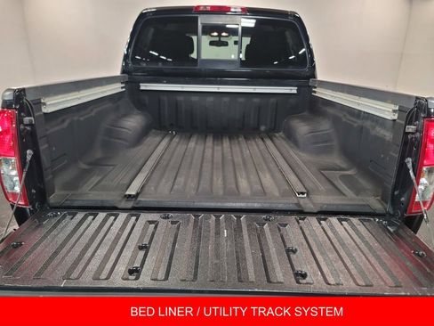 Used 2019 Nissan Frontier PRO-4X image 26