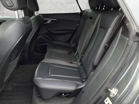 Used 2019 Audi Q8 Prestige w/ Year 1 Package image 9