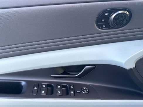 New 2025 Hyundai Elantra Limited image 15