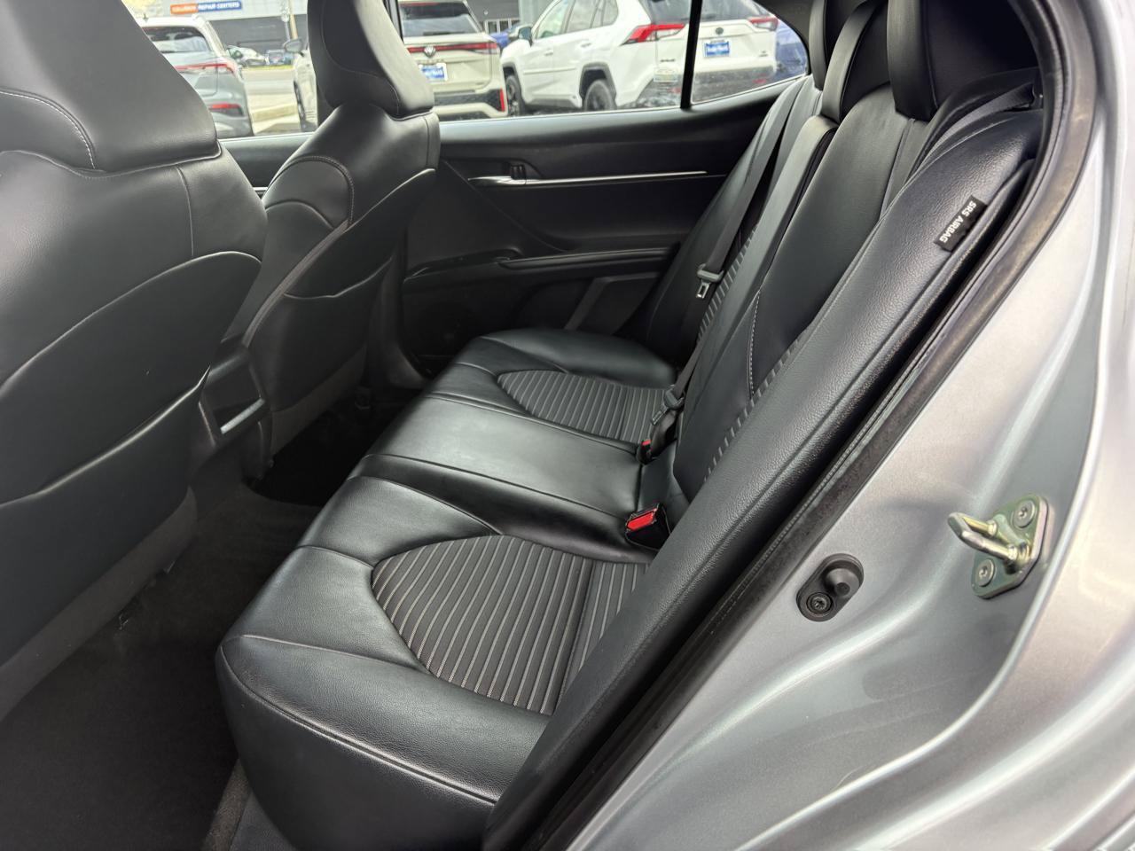 Used 2020 Toyota Camry SE FWD image 8