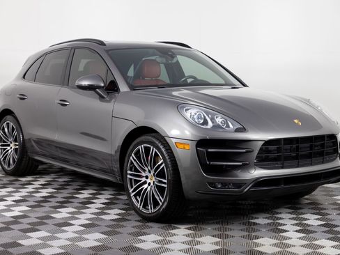 Used 2016 Porsche Macan Turbo image 10