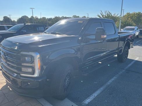 Used 2023 Ford F250 Lariat w/ Black Appearance Package image 32