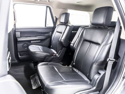 Used 2024 Ford Expedition XLT RWD image 30