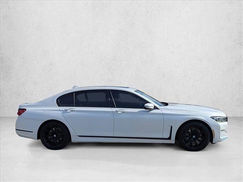 Used 2020 BMW 740i w/ Premium Package image 4