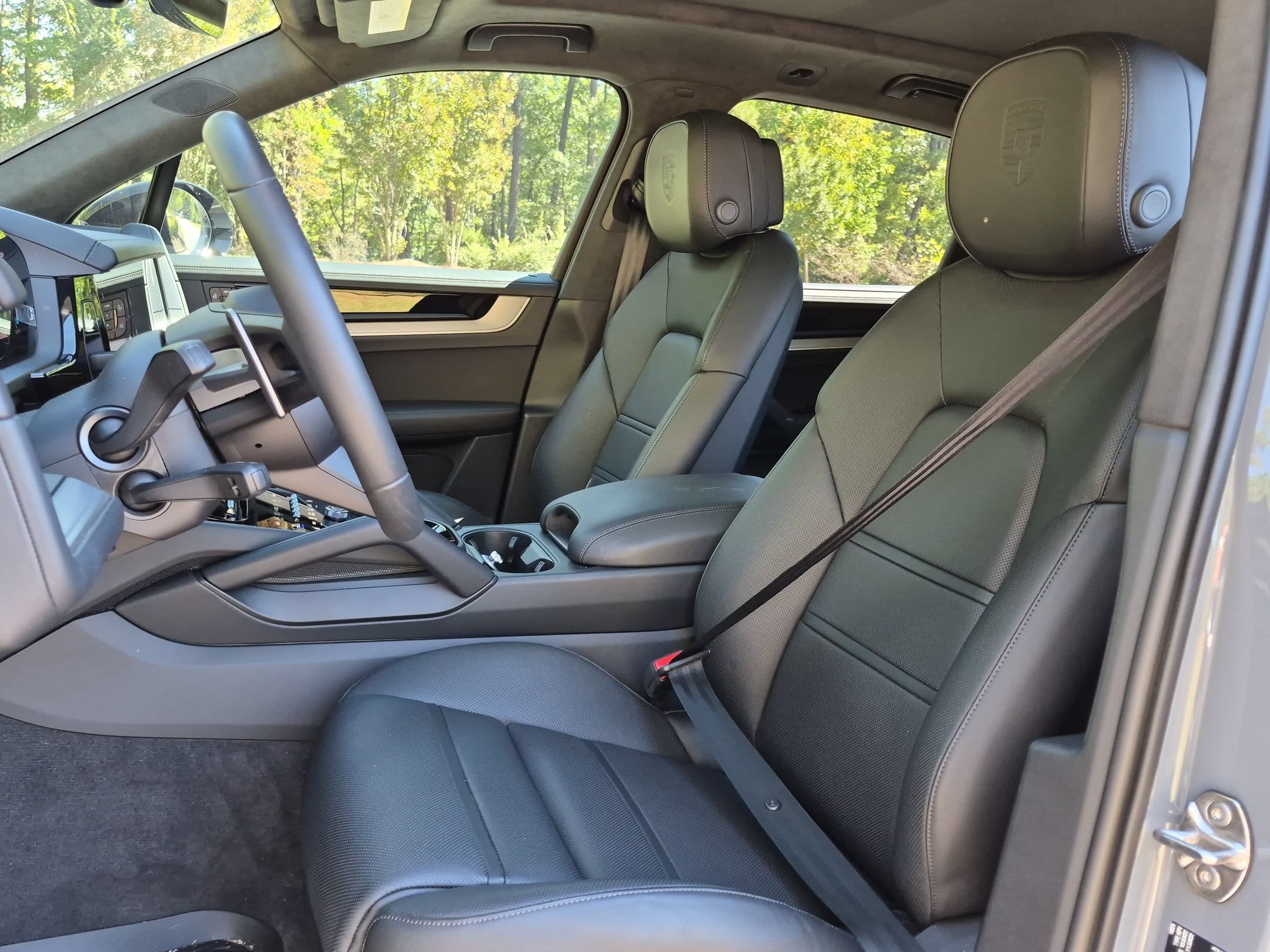 Certified 2026 Porsche Cayenne GTS AWD/4WD image 5