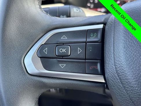 Used 2023 Jeep Compass Latitude image 12