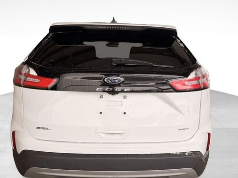 Used 2024 Ford Edge SEL image 4