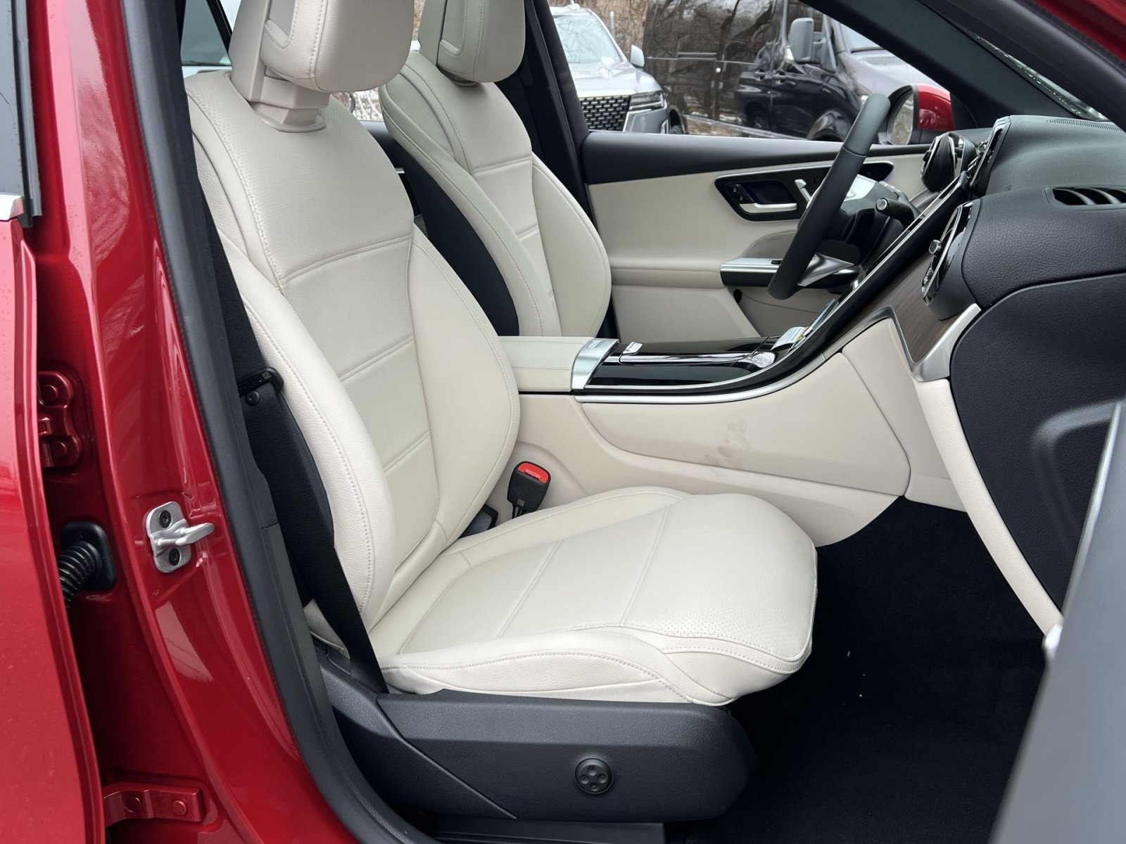 Used 2026 Mercedes-Benz GLC 300 4MATIC image 26