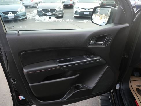 Used 2016 GMC Canyon SLE w/ All Terrain Adventure Package image 18