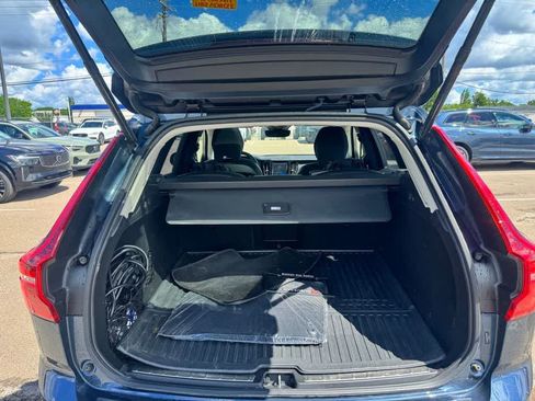 Used 2024 Volvo XC60 T8 Ultimate w/ Protection Package Premier AWD/4WD image 9