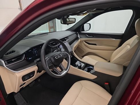 Used 2024 Jeep Grand Cherokee L Limited w/ Trailer Tow Package image 14