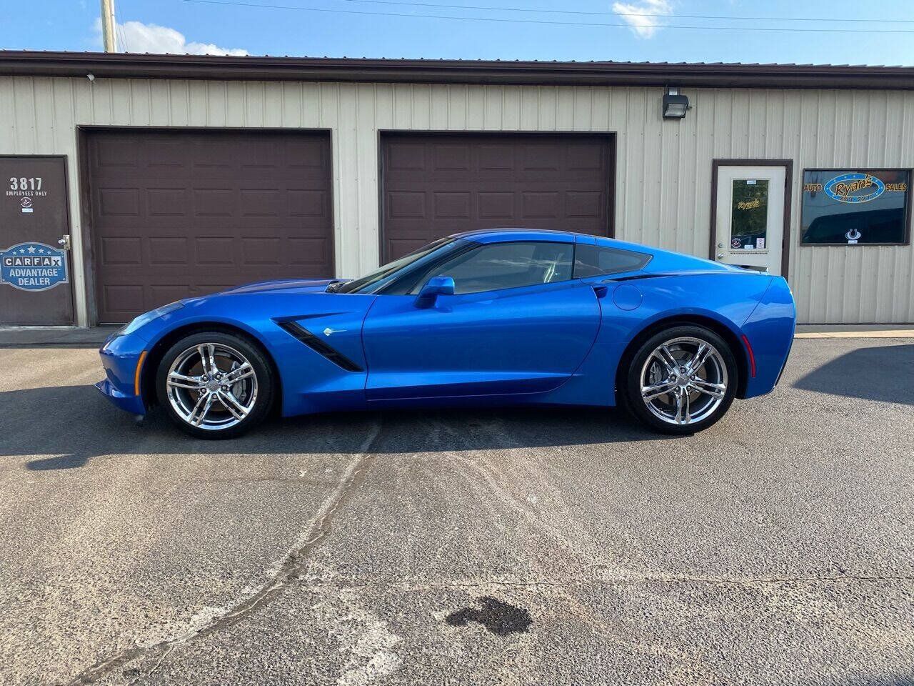 Used 2016 Chevrolet Corvette Stingray Coupe RWD image 3