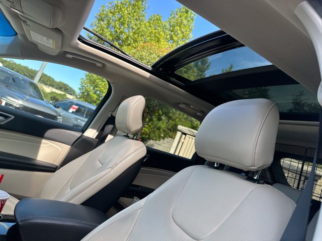 Used 2018 Ford Edge Titanium w/ Equipment Group 301A FWD image 9
