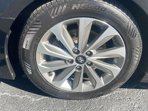 Used 2015 Hyundai Sonata SE w/ Option Group 09 FWD image 26