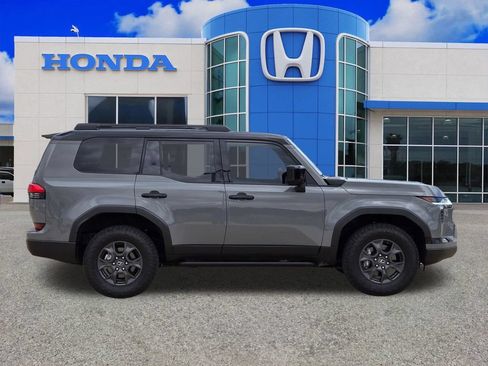 Used 2024 Lexus GX 550 AWD/4WD image 2