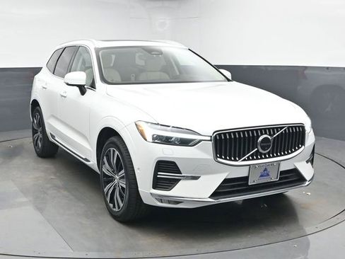 Used 2023 Volvo XC60 B5 Plus w/ Climate Package image 2