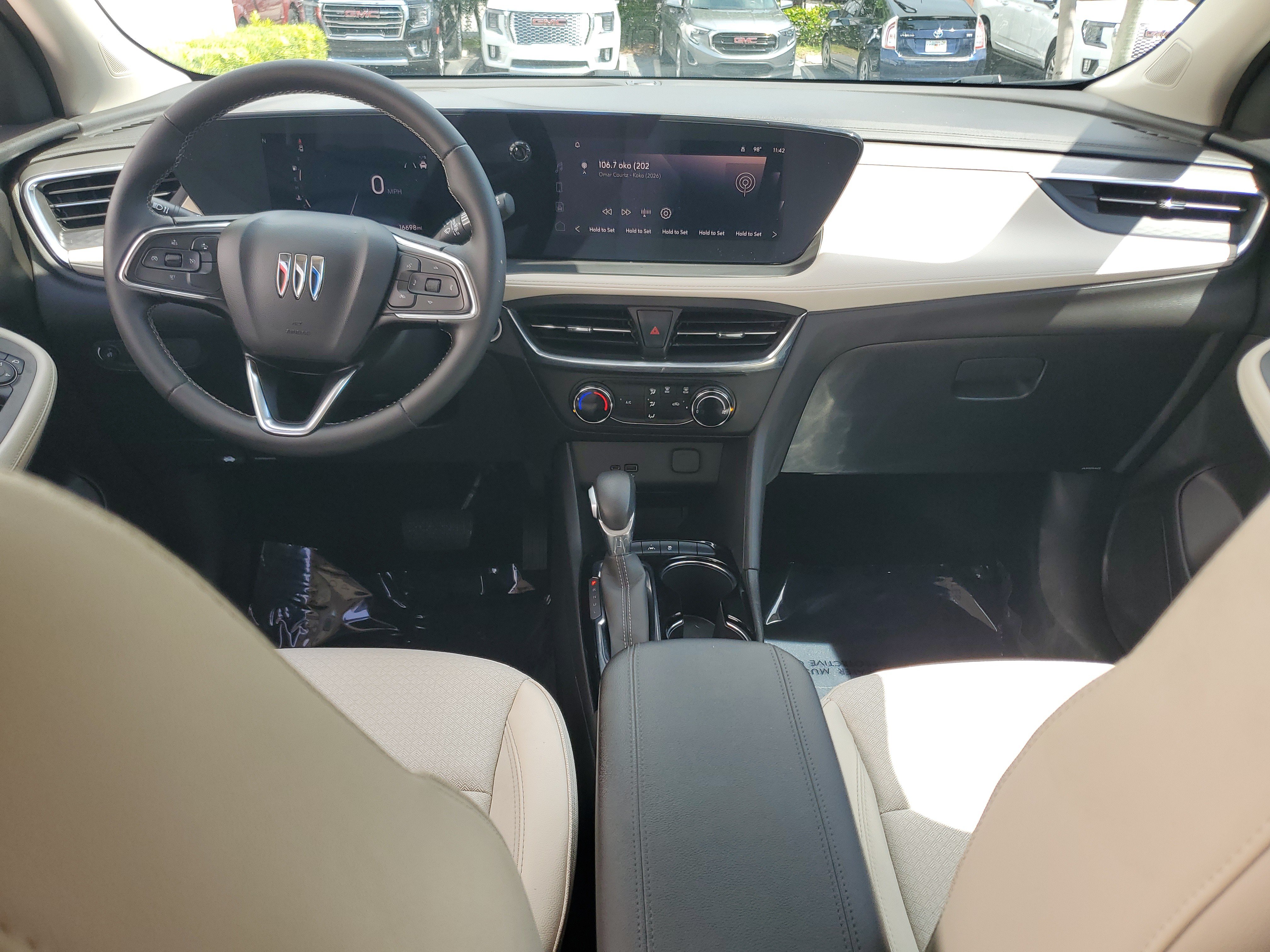 Certified 2024 Buick Encore GX Preferred FWD image 14