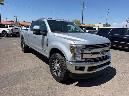 Used 2018 Ford F250 Lariat w/ Lariat Ultimate Package AWD/4WD image 2