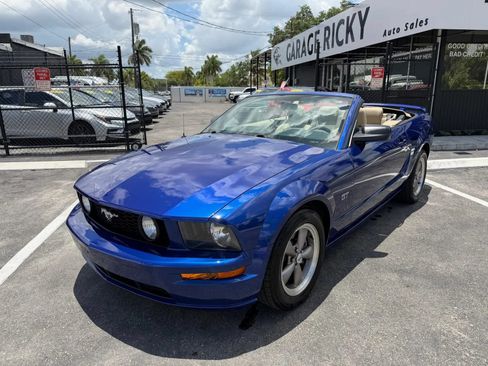 Used 2005 Ford Mustang GT RWD image 38