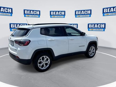 Used 2024 Jeep Compass Latitude AWD/4WD image 8