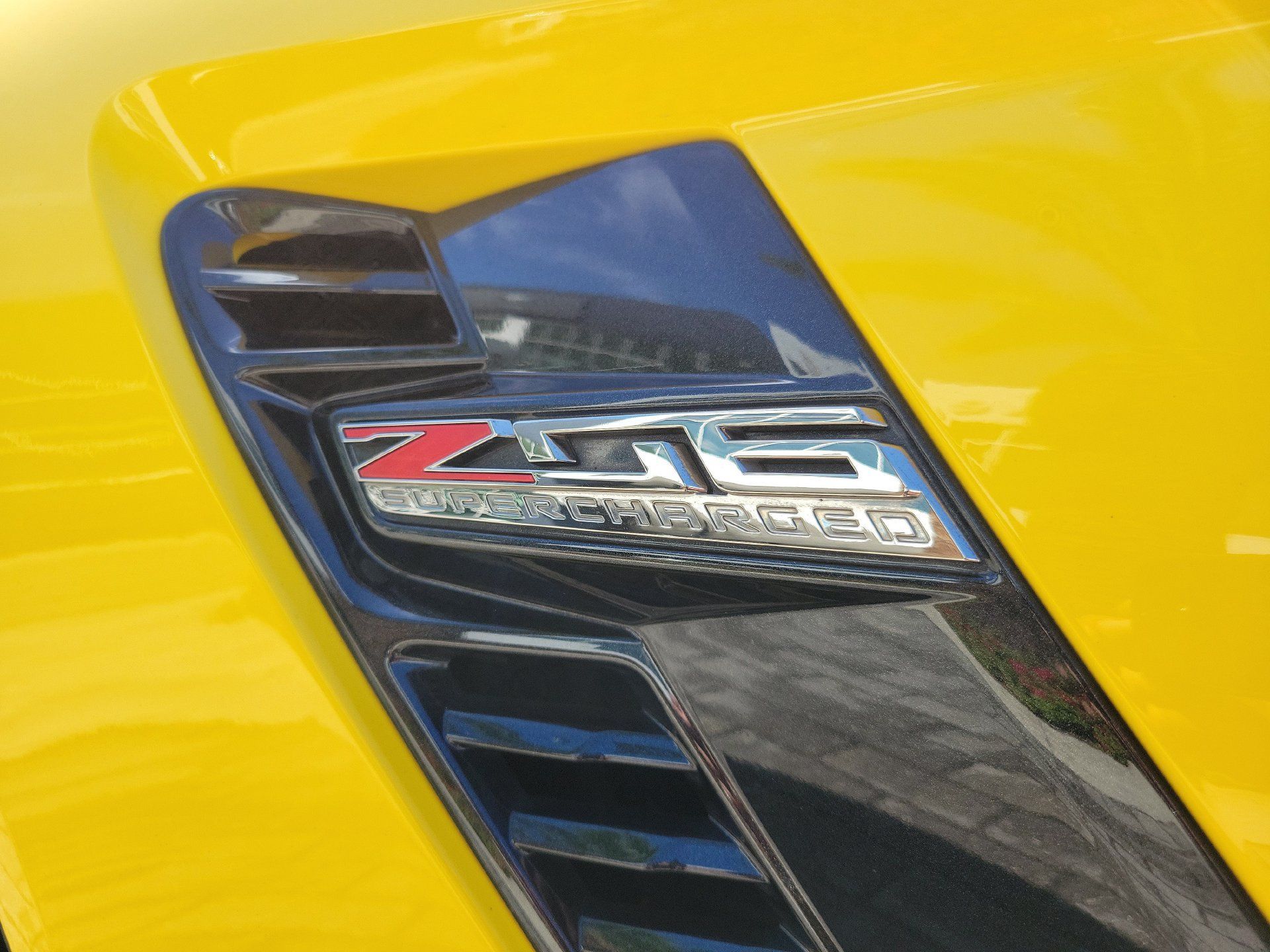 Used 2019 Chevrolet Corvette Z06 RWD image 13