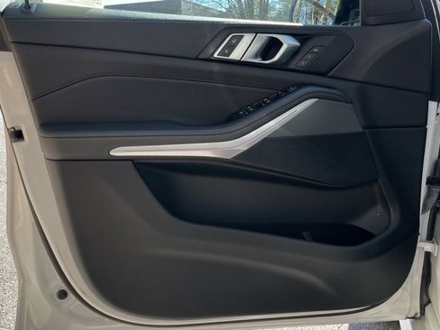 Used 2023 BMW X5 sDrive40i w/ M Sport Package image 13