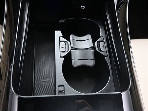 Used 2024 Mercedes-Benz C 300 Sedan image 13