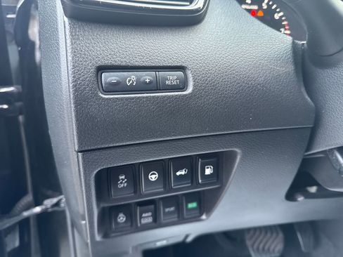 Used 2020 Nissan Rogue SV w/ Sun & Sound Touring Package image 16