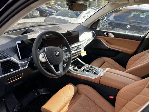New 2026 BMW X7 xDrive40i w/ Executive Package image 4