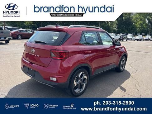 Used 2022 Hyundai Venue SEL FWD image 6