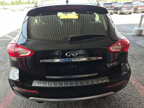 Used 2017 INFINITI QX50 2WD w/ Technology Package image 4