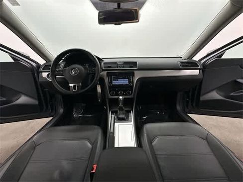 Used 2012 Volkswagen Passat 2.5 SE image 17
