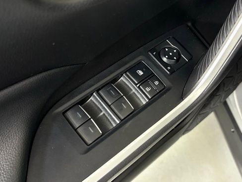 Used 2022 Toyota RAV4 XLE image 18