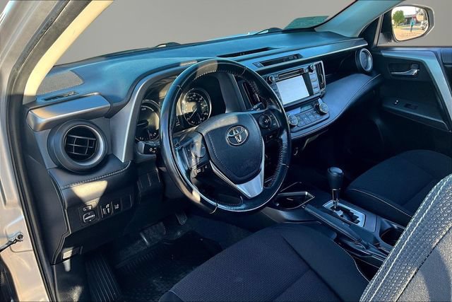Used 2018 Toyota RAV4 XLE AWD/4WD image 15