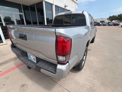 Used 2022 Toyota Tacoma SR AWD/4WD image 7